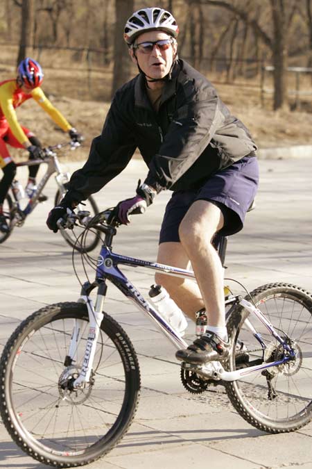 060614_bush_bike_02.jpg