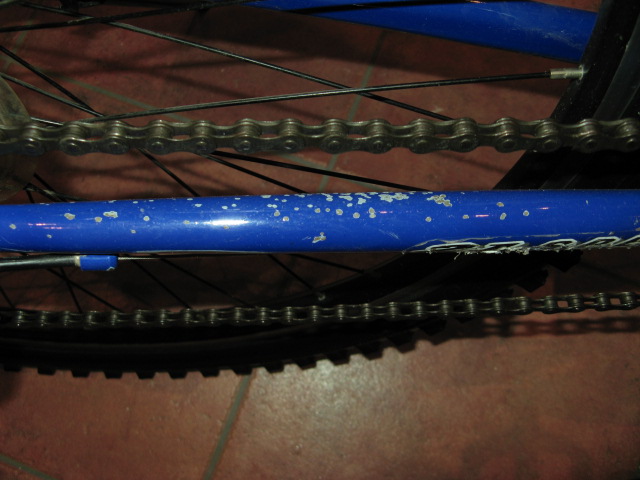 Царапины на зад вилке-1.JPG