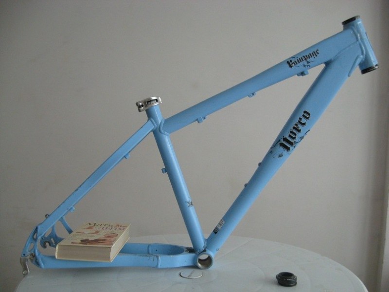 y_1990933f.jpg