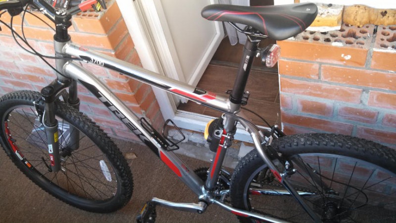 Trek3700_1.jpg