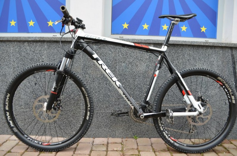 OlOOYaEUAT0.jpg